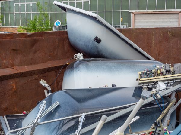 Bathtub Disposal in Yukon
